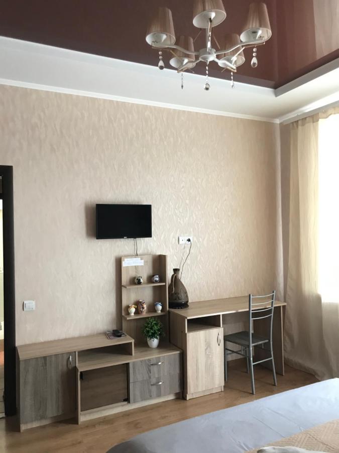 Rent Apartment In The Center Of แชร์นีฮีฟ ภายนอก รูปภาพ