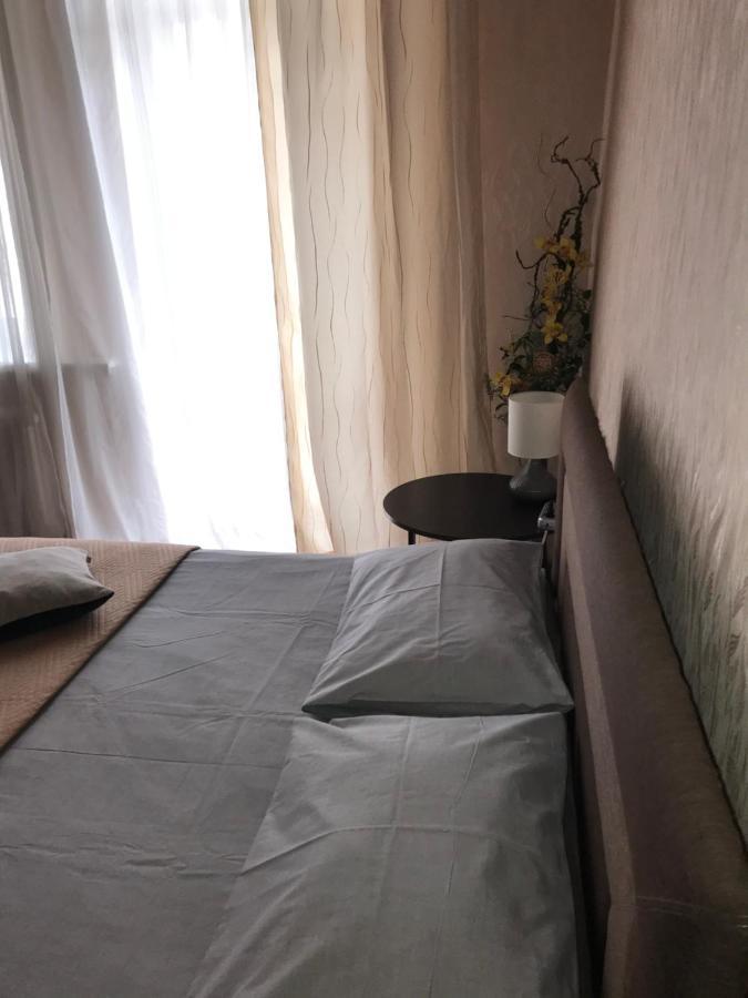 Rent Apartment In The Center Of แชร์นีฮีฟ ภายนอก รูปภาพ