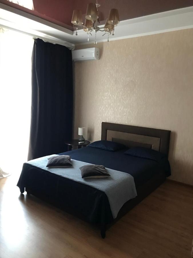 Rent Apartment In The Center Of แชร์นีฮีฟ ภายนอก รูปภาพ