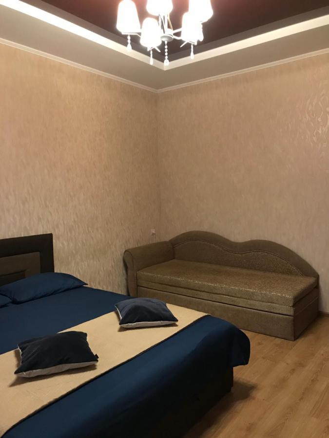 Rent Apartment In The Center Of แชร์นีฮีฟ ภายนอก รูปภาพ